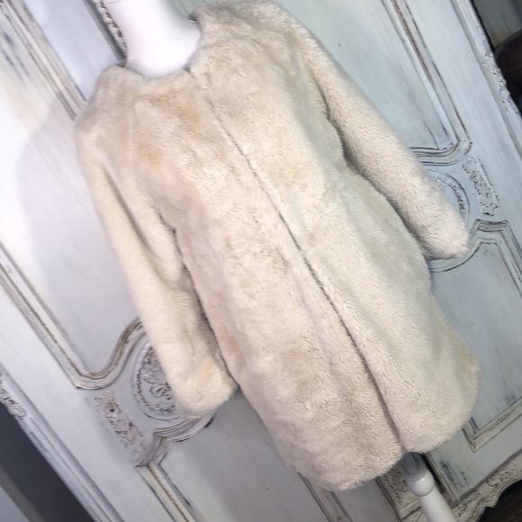 POPSUGAR Fluffy Cream Faux Fur Teddy Bear Coat Furry Fluffy Flirty Size Medium - Picture 4 of 14
